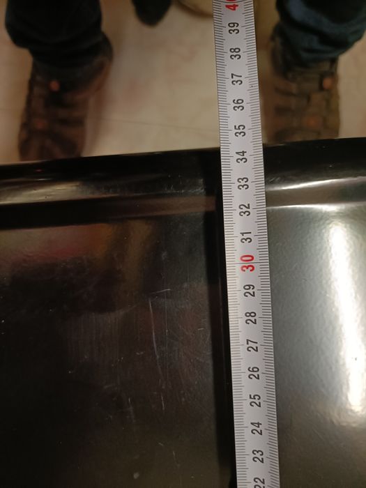 Banco de metal preto