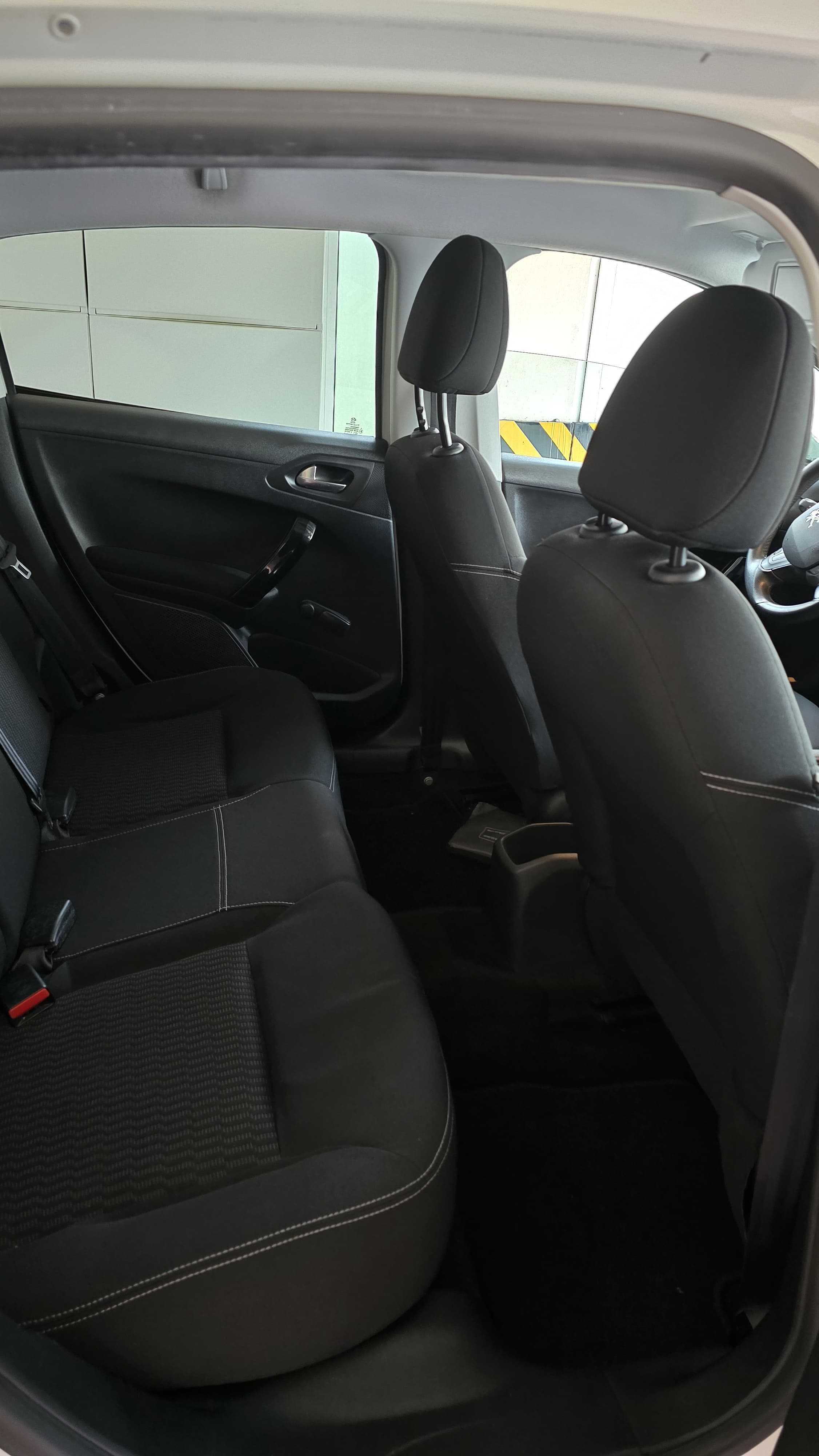 Peugeot 208 Allure Pack 1.2 PureTech (Gasolina) – 2015 – 115.000 km