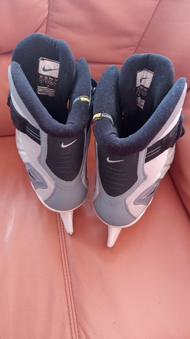 Łyżwy hokejowe Nike Płoza bauer .Rozmiar 42 Wkładka 27 cm. BDB stan