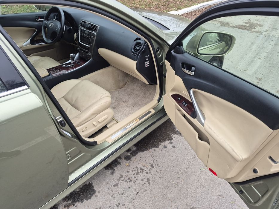 Продам Лексус is