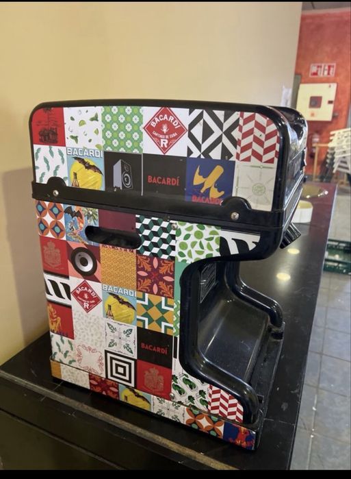 Maquina triturador de Gelo Bacardi