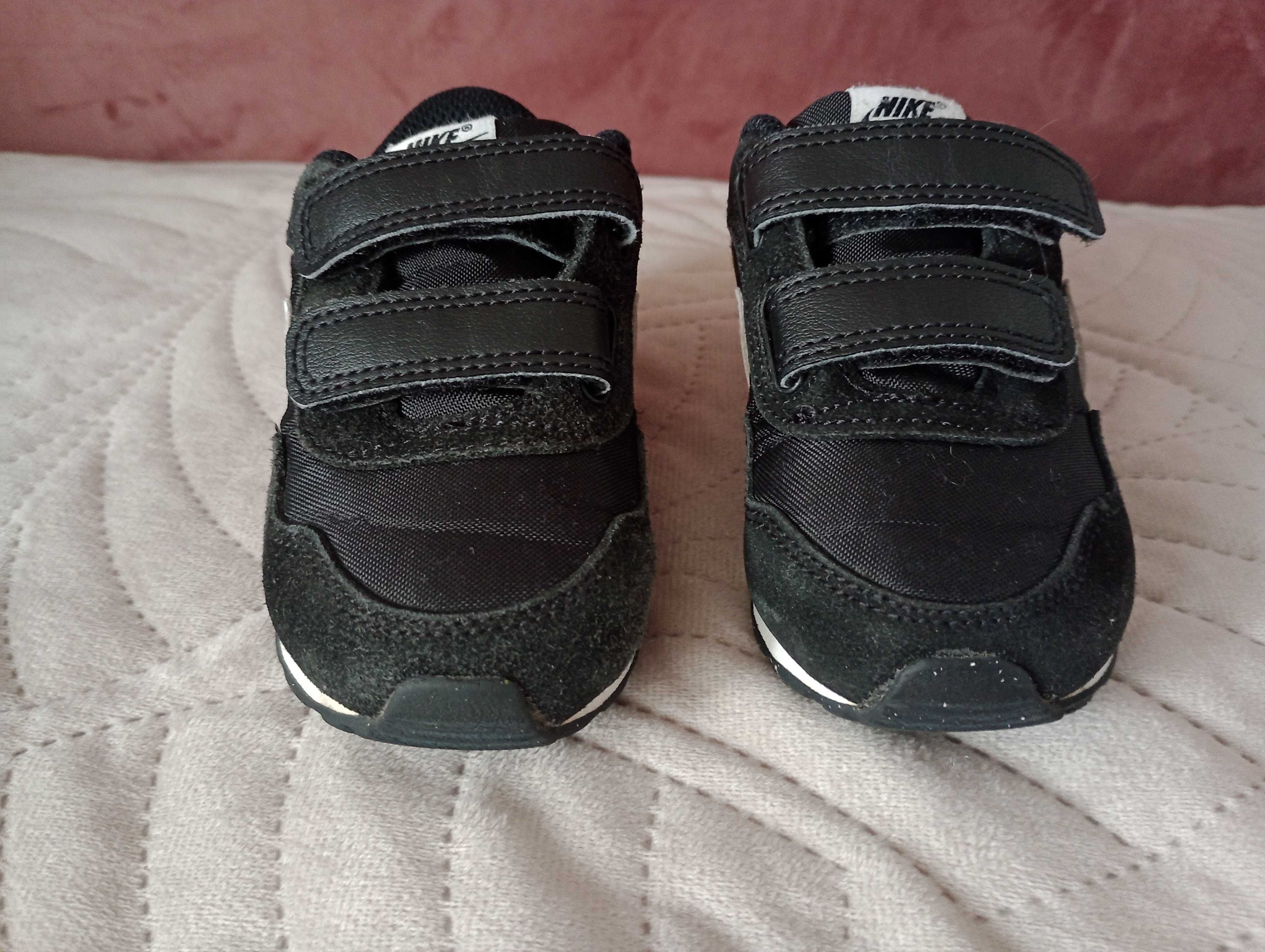 Buty sportowe chłopięce 22 Nike wkładka 14cm CN 8560 buty na rzepy