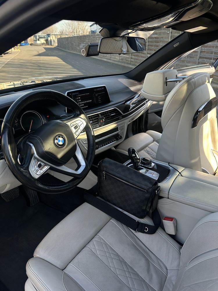 BMW i7 | 400 km | Ful Lounge