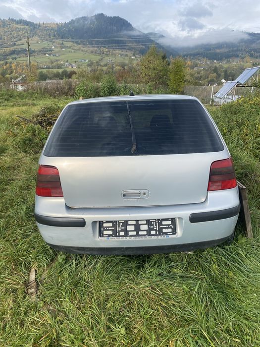 Продається битий Volkswagen Golf 4!!! 1.6 бенз. УКР. Реєстрація