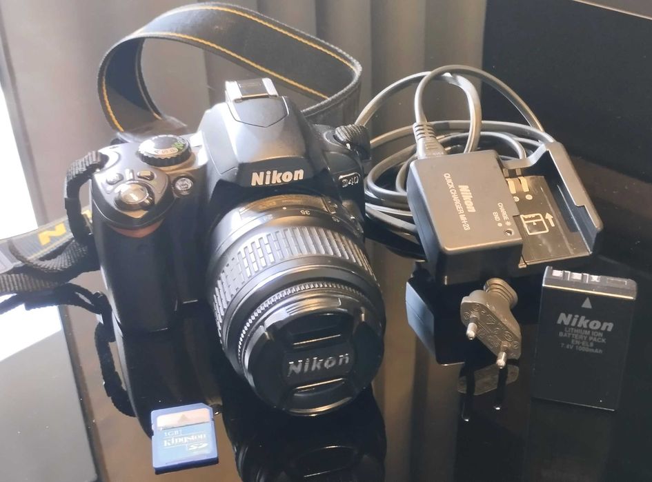 Фотоаппарат Nikon D40 + объектив