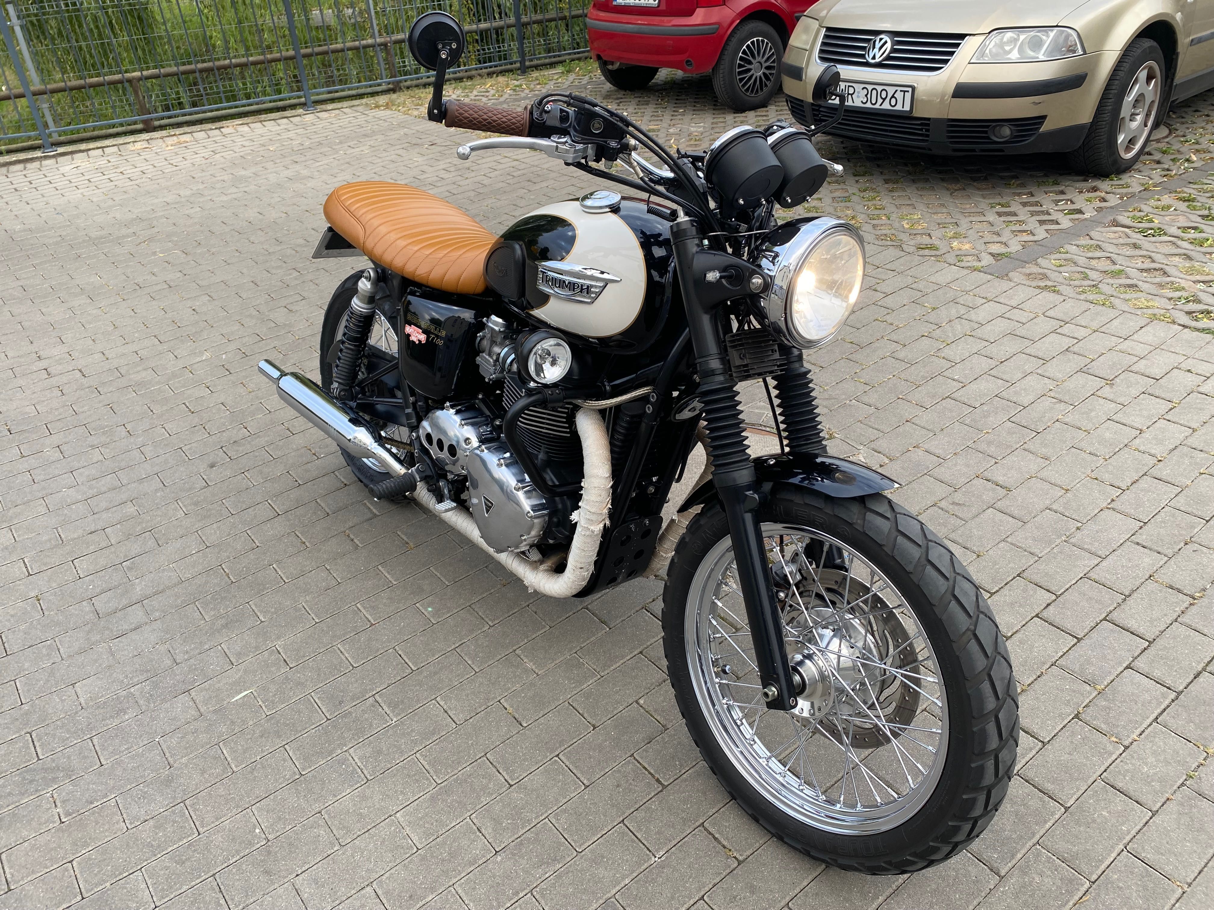 Bonneville T100 Cafe Racer Scrambler Custom