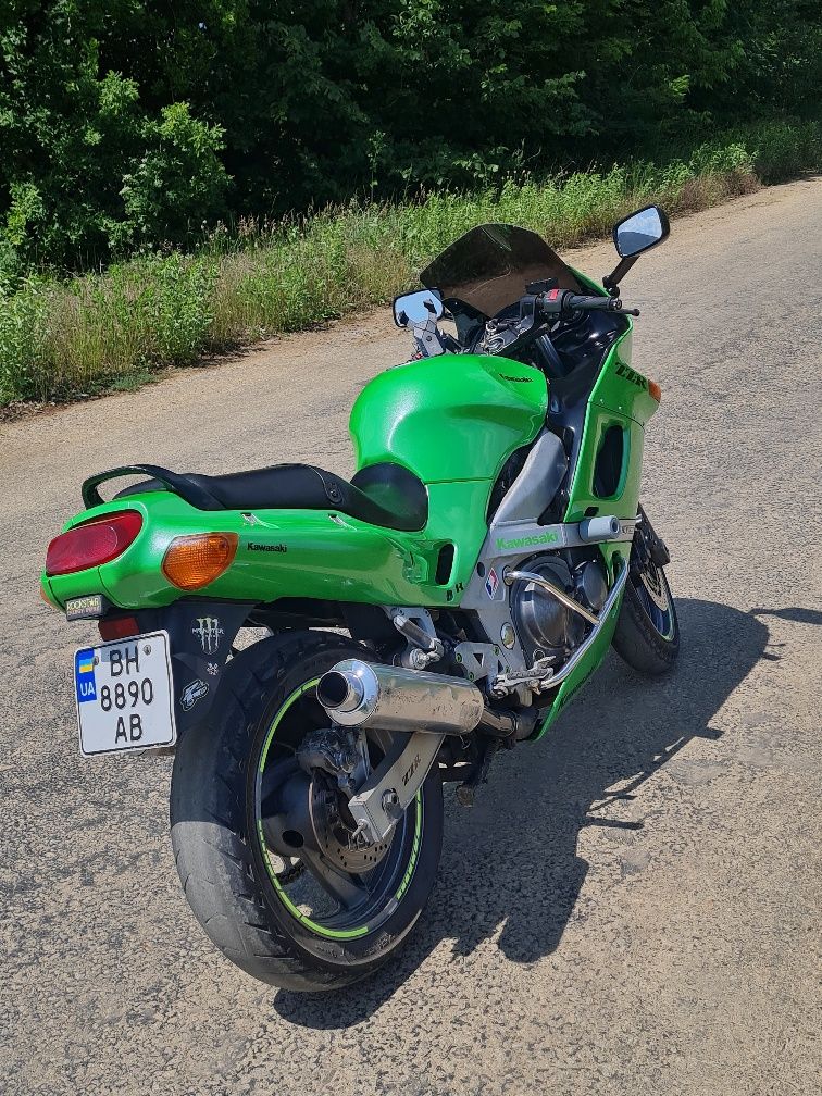 Kawasaki zzr 400