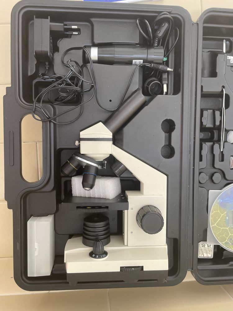 Microscopio  Bresser