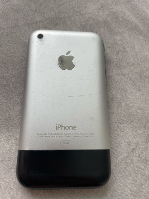 iPhone 2g 8gb. З коробокою і зарядкою! Колекційний раритет
