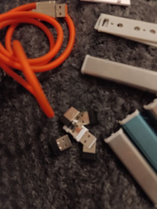 Mix kabli i części elektronicznych