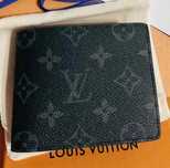 Nieużywane etui na karty Louis Vuitton