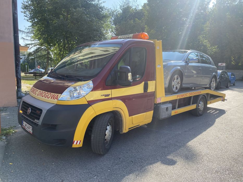 Pomoc drogowa A1 A2 S8 transport maszyn laweta autolaweta holowanie