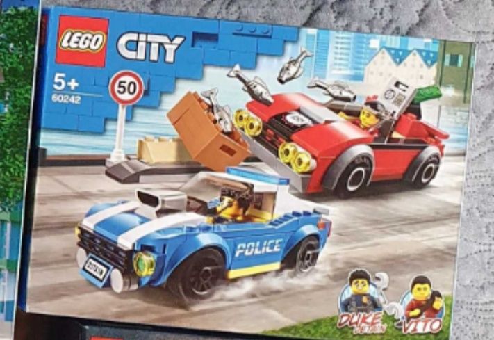 LEGO 60242 City - Aresztowanie na autostradzie