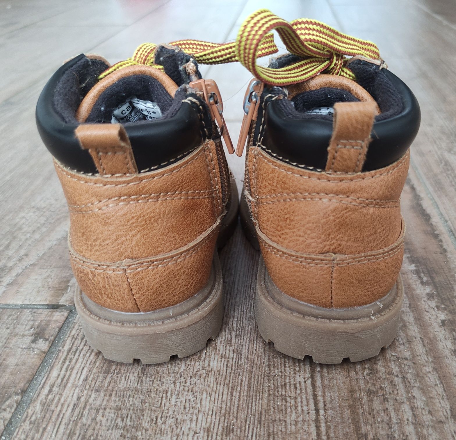 Оригінальні чоботи черевики carter's, розмір 22