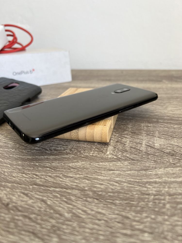 Флагманський смартфон OnePlus 6T 8/128 Gb.