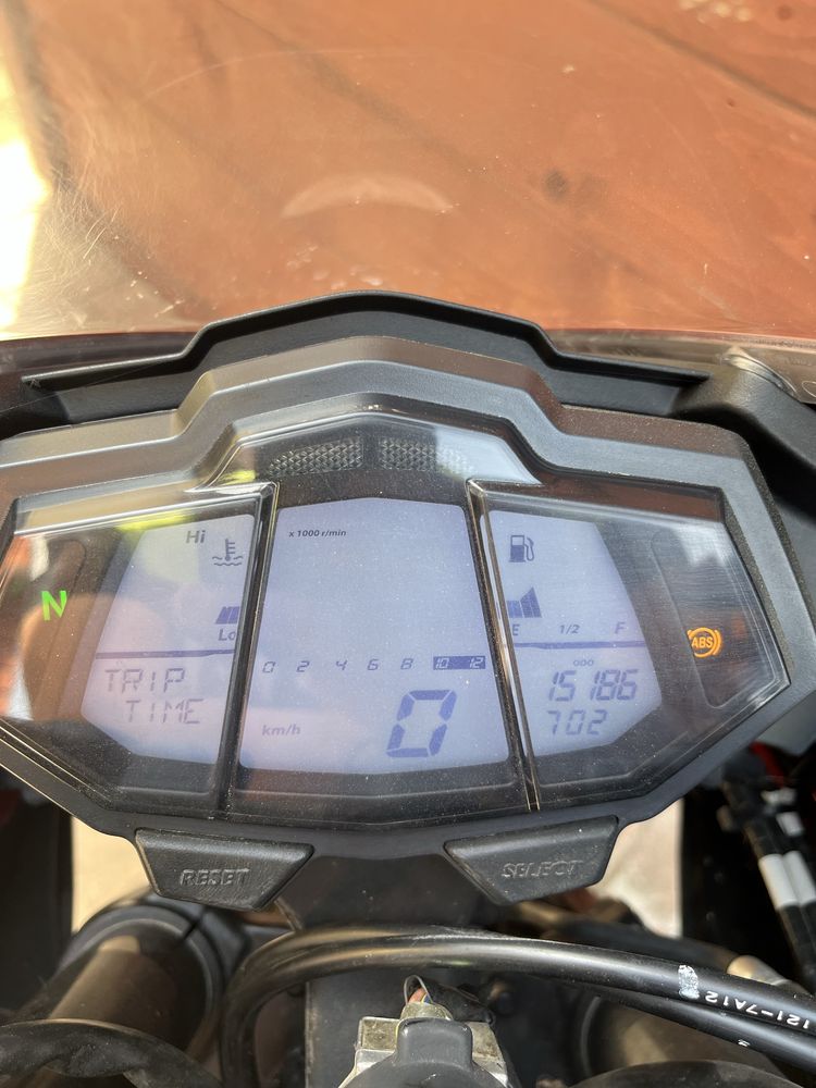 Yamaha yzf r125.