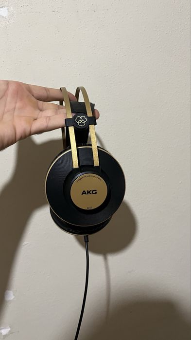 Auscultadores AKG K92