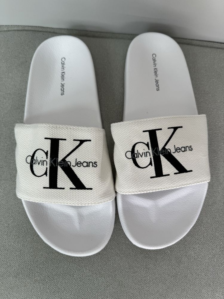 Nowe klapki meskie Calvin Klein biale 43 lato basenowe