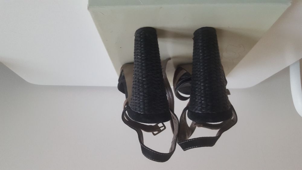 Szpilki na słupku sandały skóra zamsz BATA