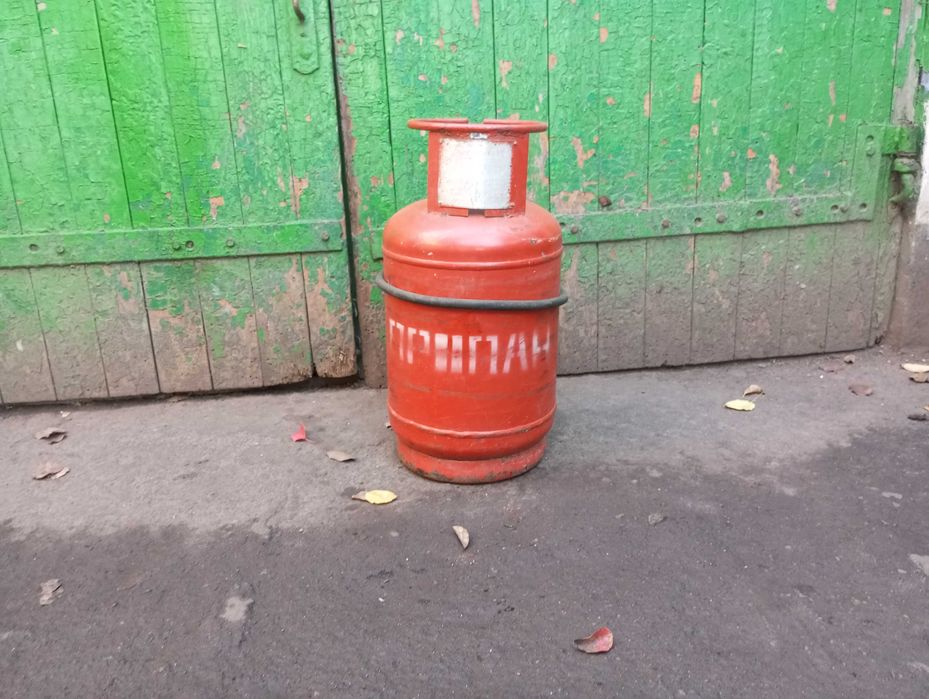 Газовый балон на 27 л б.у в хорошем состоянии.