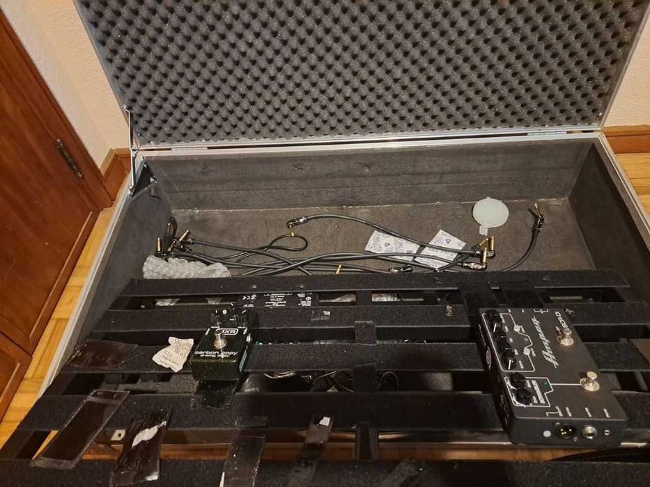 Pedaleira 13 pedais e alimentador de pedais DC e AC