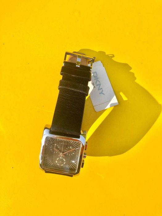 Relógio de pulso cronógrafo DKNY (novo!)