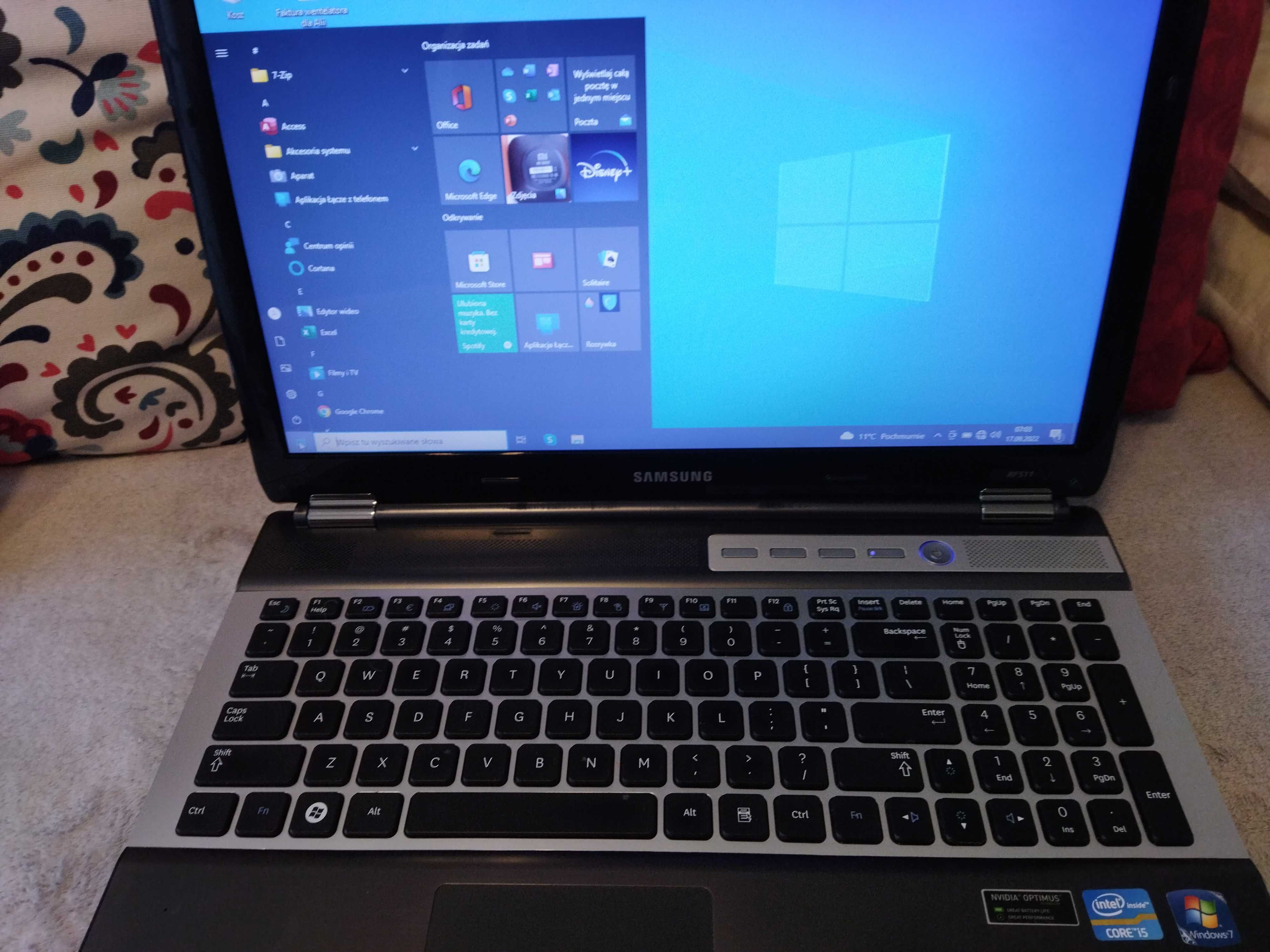 Samsung 15.6 cala NP-RF511 , i5/8GB/SSD250 Windows 10