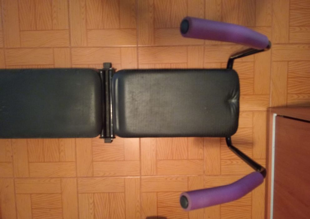 Máquina de musculação abdominal