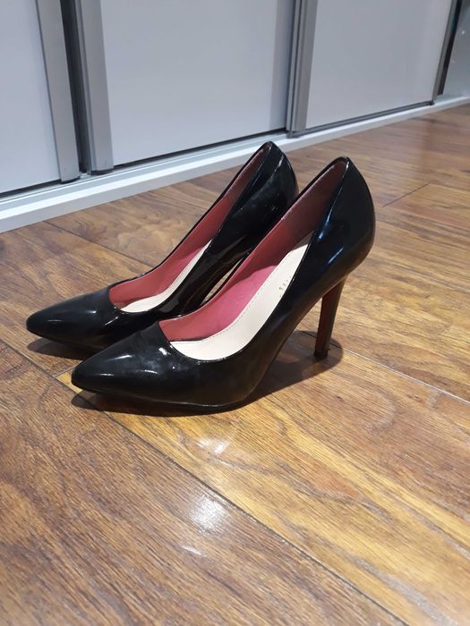Czarne pantofle/ buty na obcasie r. 38