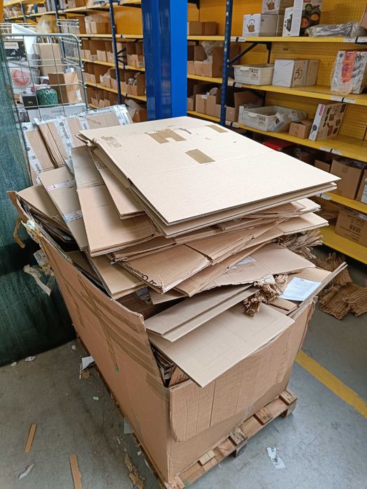 Makulatura / kartony rozłożone / papier - stały odbiór makulatury