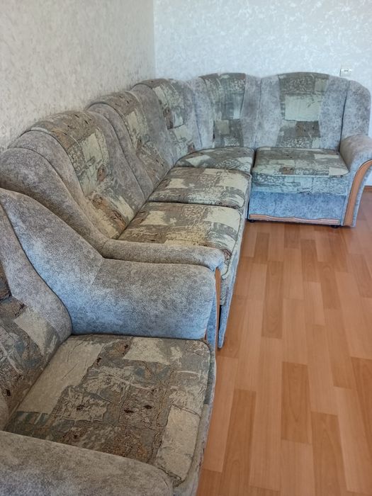 Диван угловой та кресло