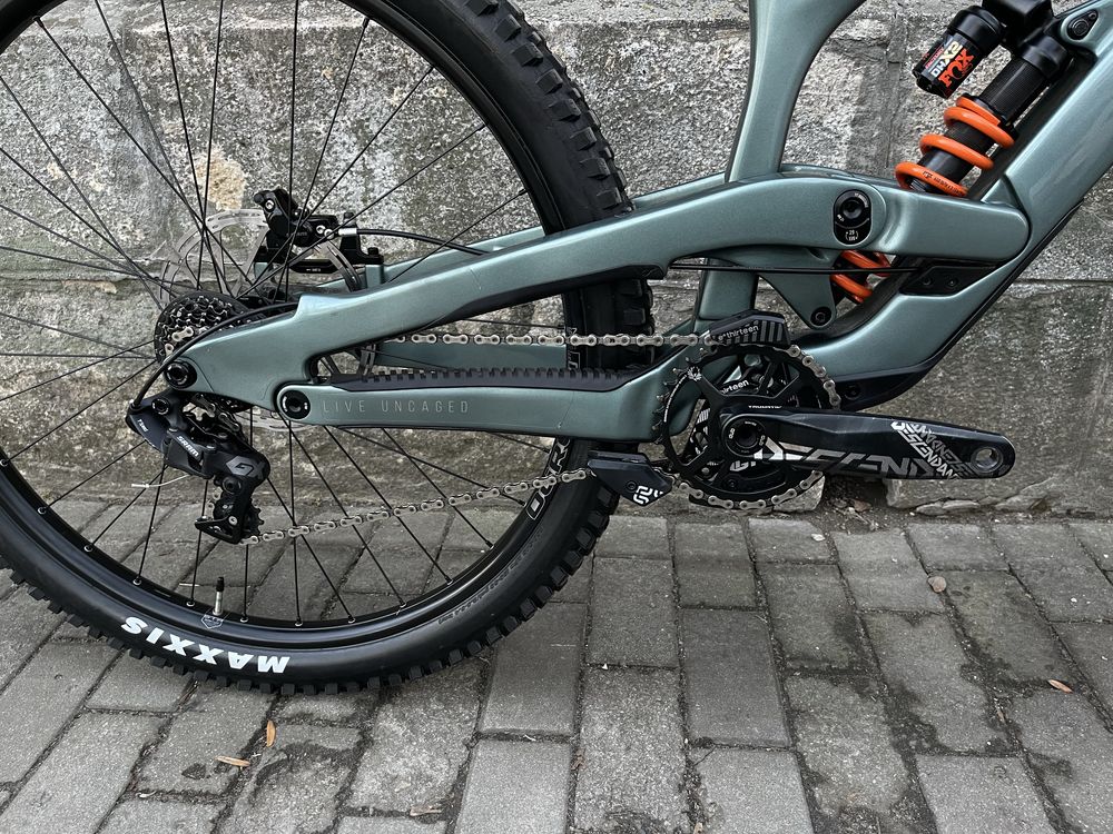 YT Tues 2024 29’ fox40 dhx sram code gx carbon