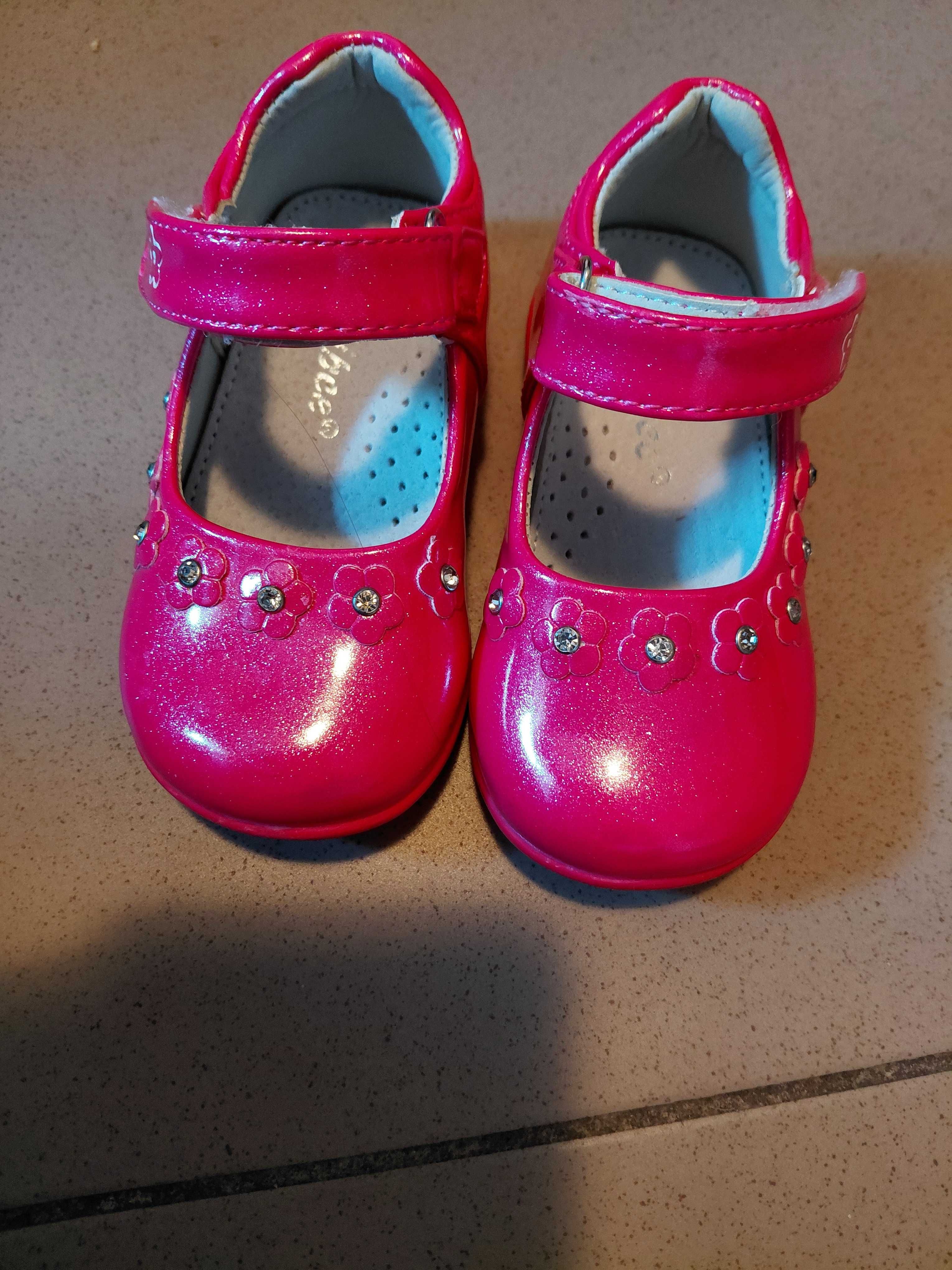 Buty dla dziewczynki