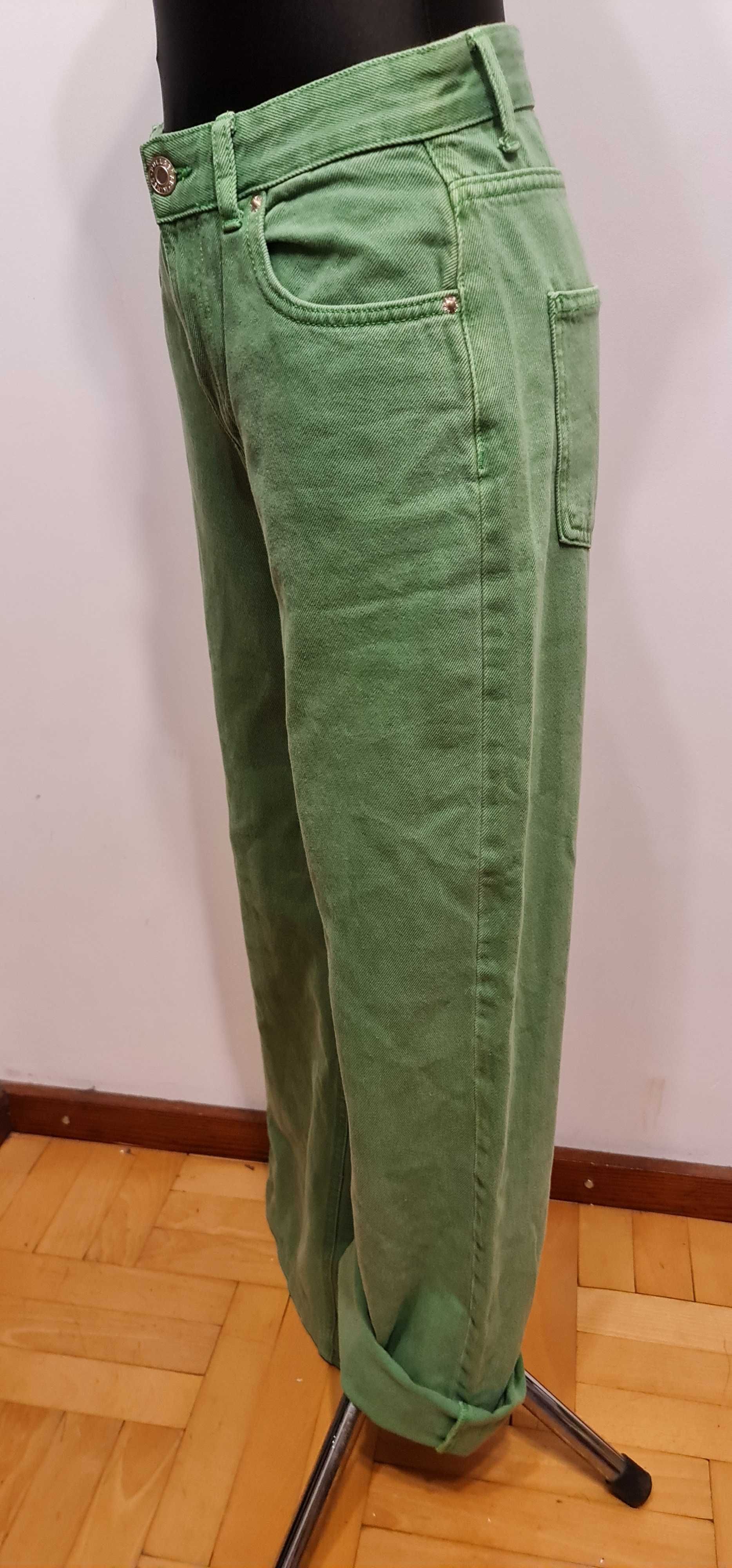 1625a Zielone spodnie Pull & Bear rozmiar 38