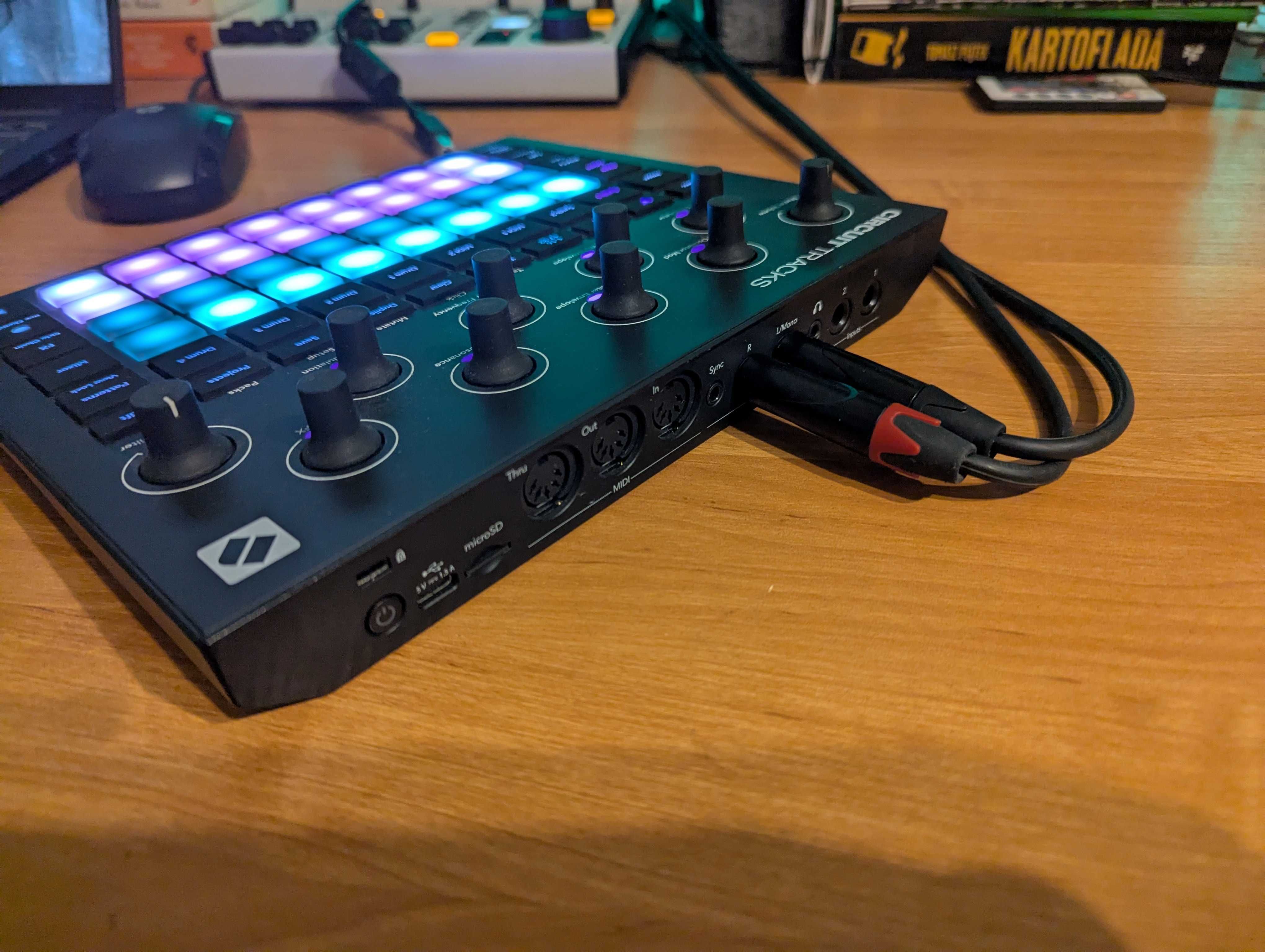 Novation Circuit Tracks, groovebox, syntezator