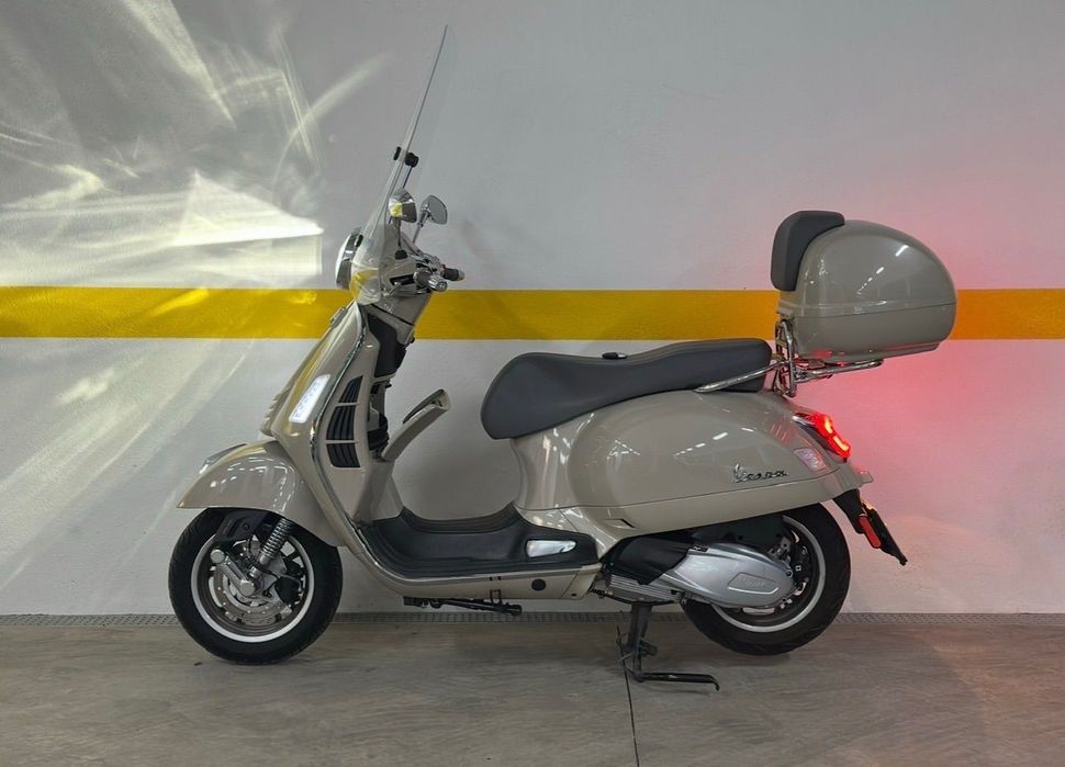 Piaggio Vespa  300 Super