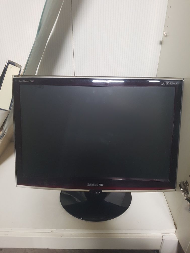 Ecrã PC samsung em bom estado preço fixo