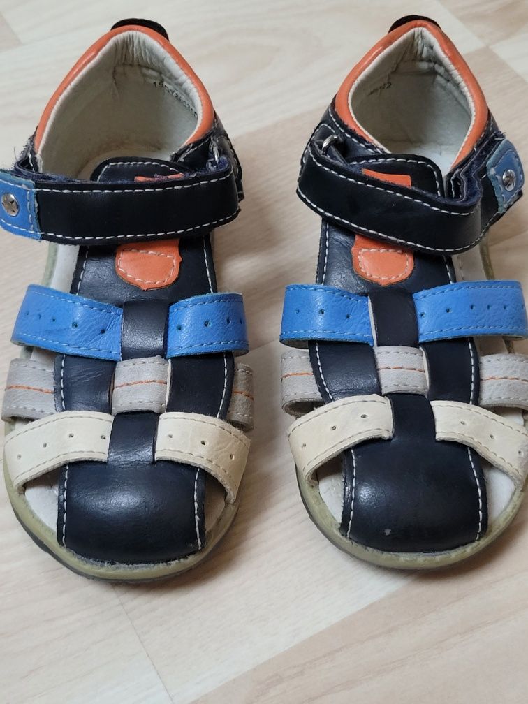 Sandały dla chłopca 26 dł. wkładki 16 cm granatowe kryte palce i pięty