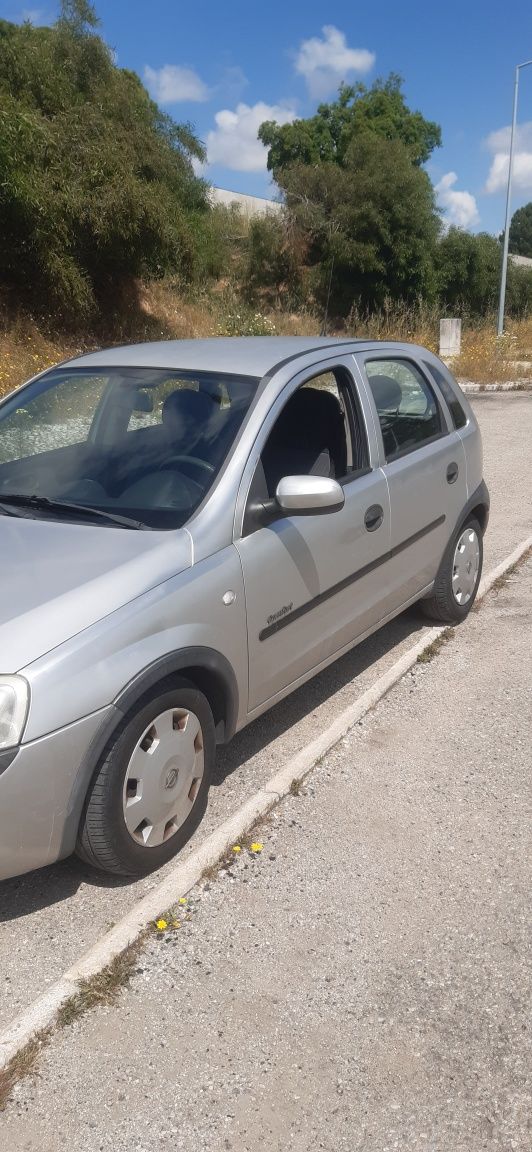 Opel corsa em ótimo estado.