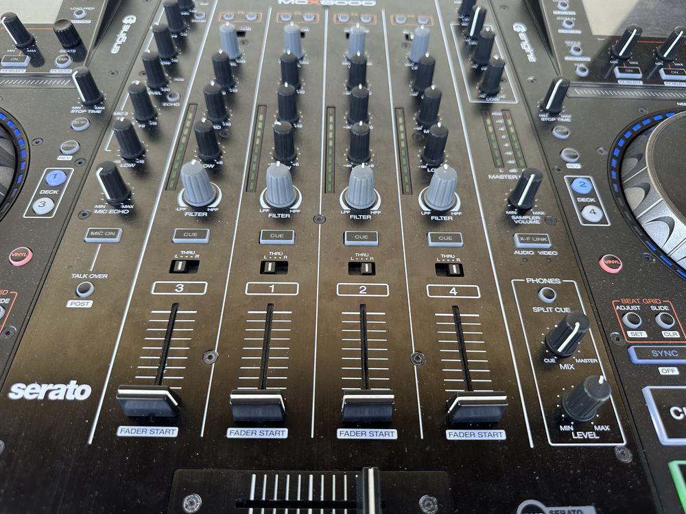 Denon MCX 8000 + case WMCase