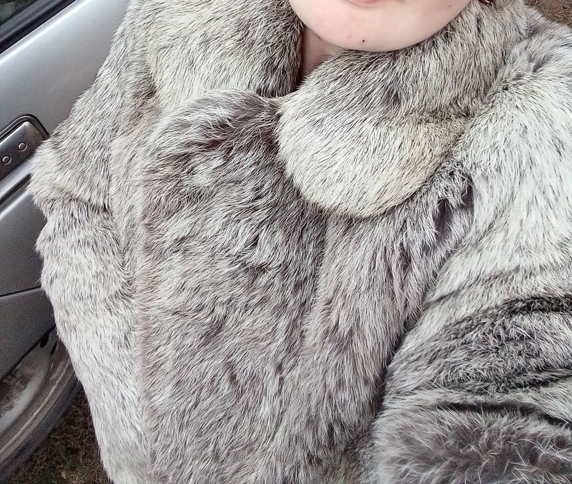 Продам натуральну  шубу