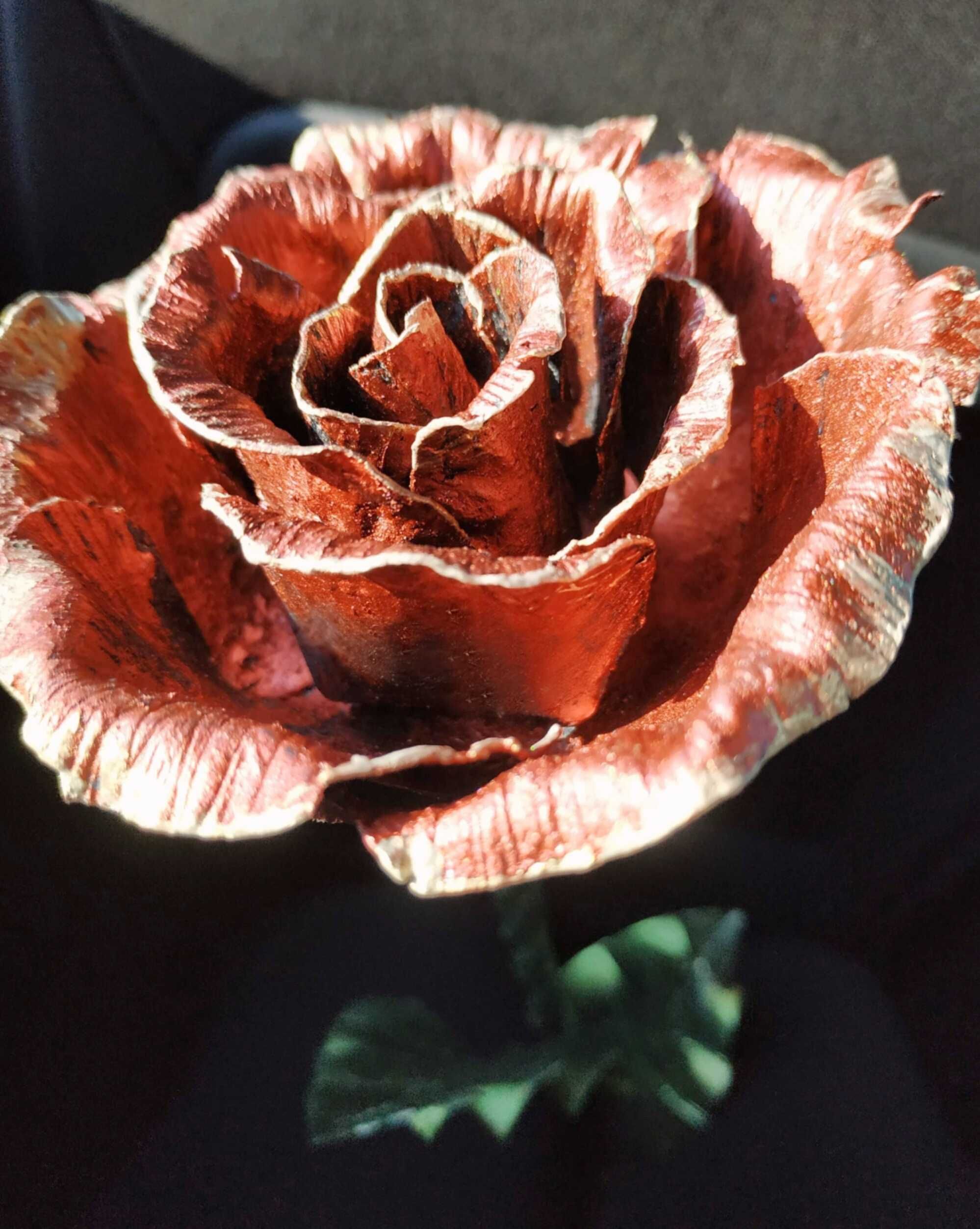 Кована троянда. Кованая роза