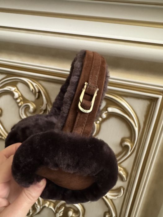 Натуральні навушники з овчини UGG