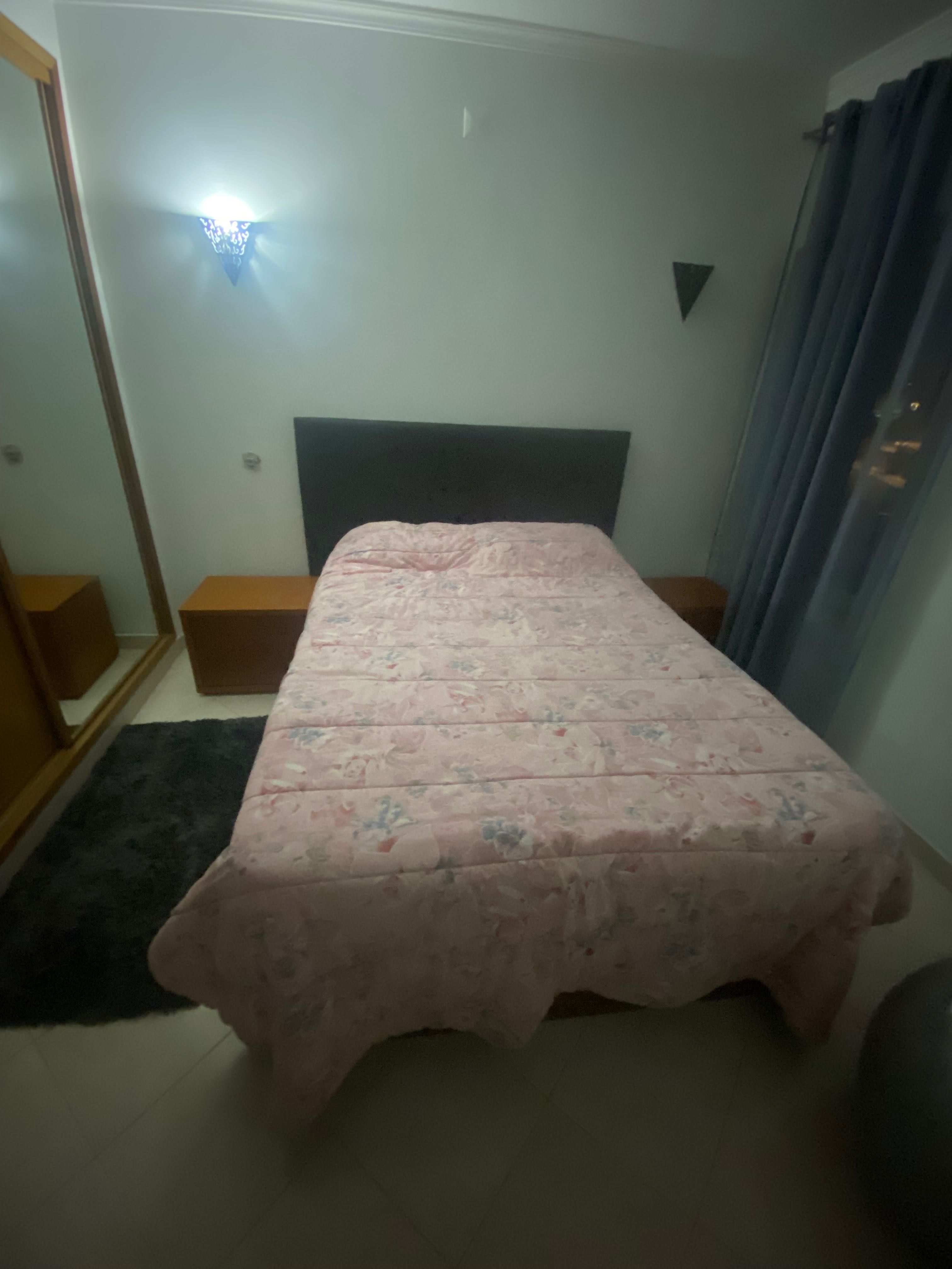 Cama somier + colchão + cabeceira