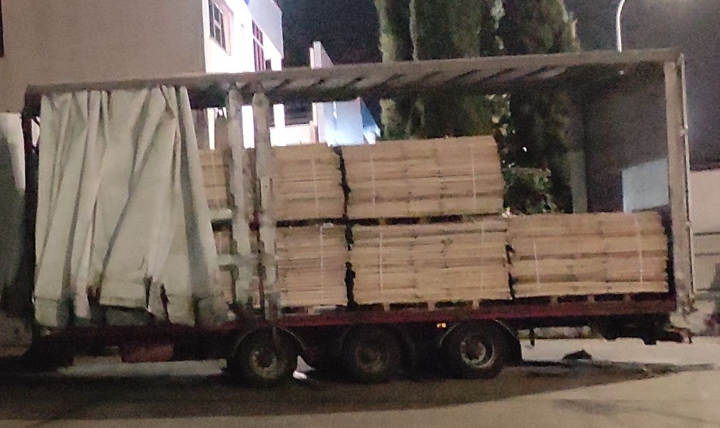 Reboque de cortinas de 3 eixos