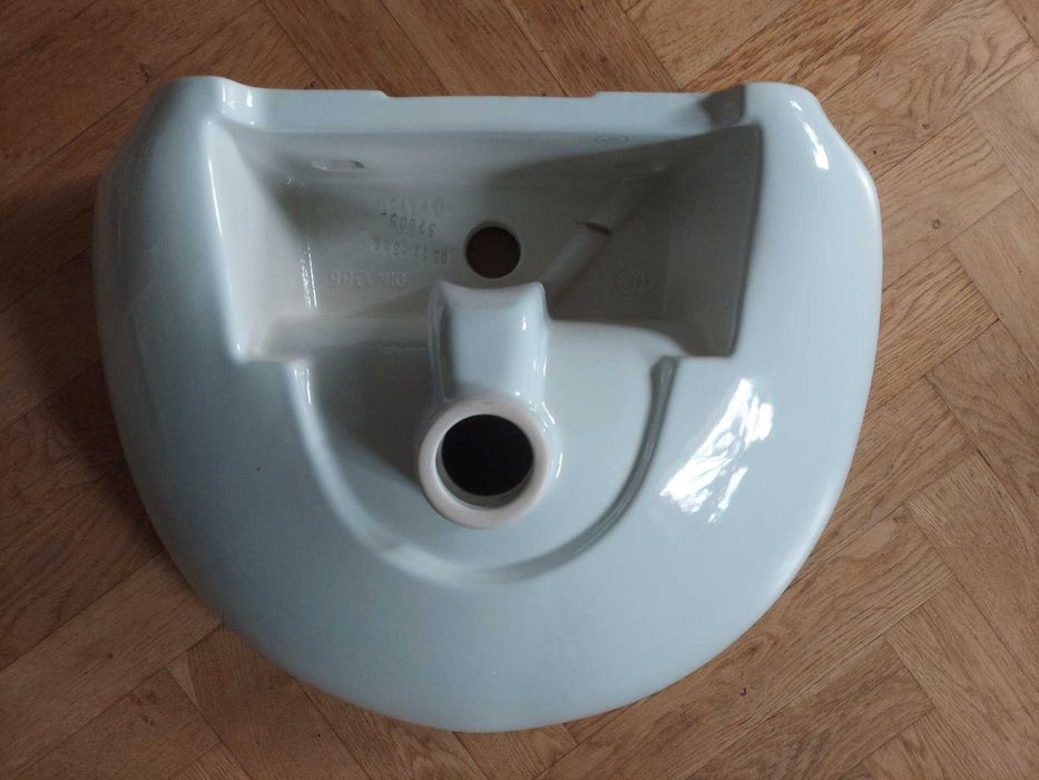 Nowa umywalka i półpostument KOŁO z serii Aplauz