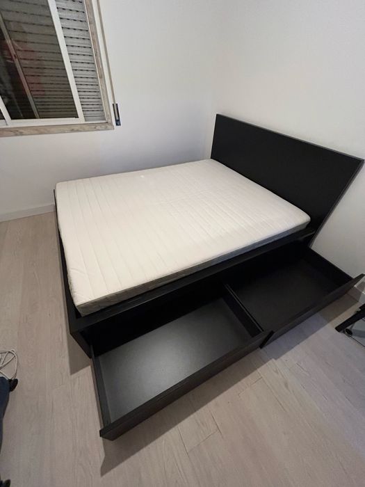 Cama de casal com 2 gavetas