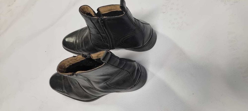 Buty męskie Botki czarne krótkie rozmiar 42