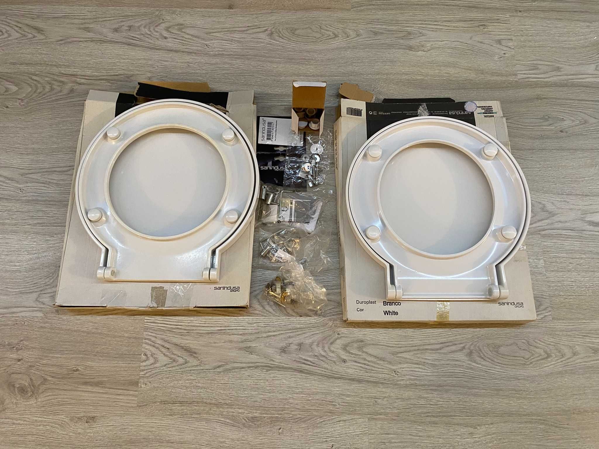 2 Tampas de Sanita SANINDUSA SlowClose NOVAS. OFERTA algumas ferragens