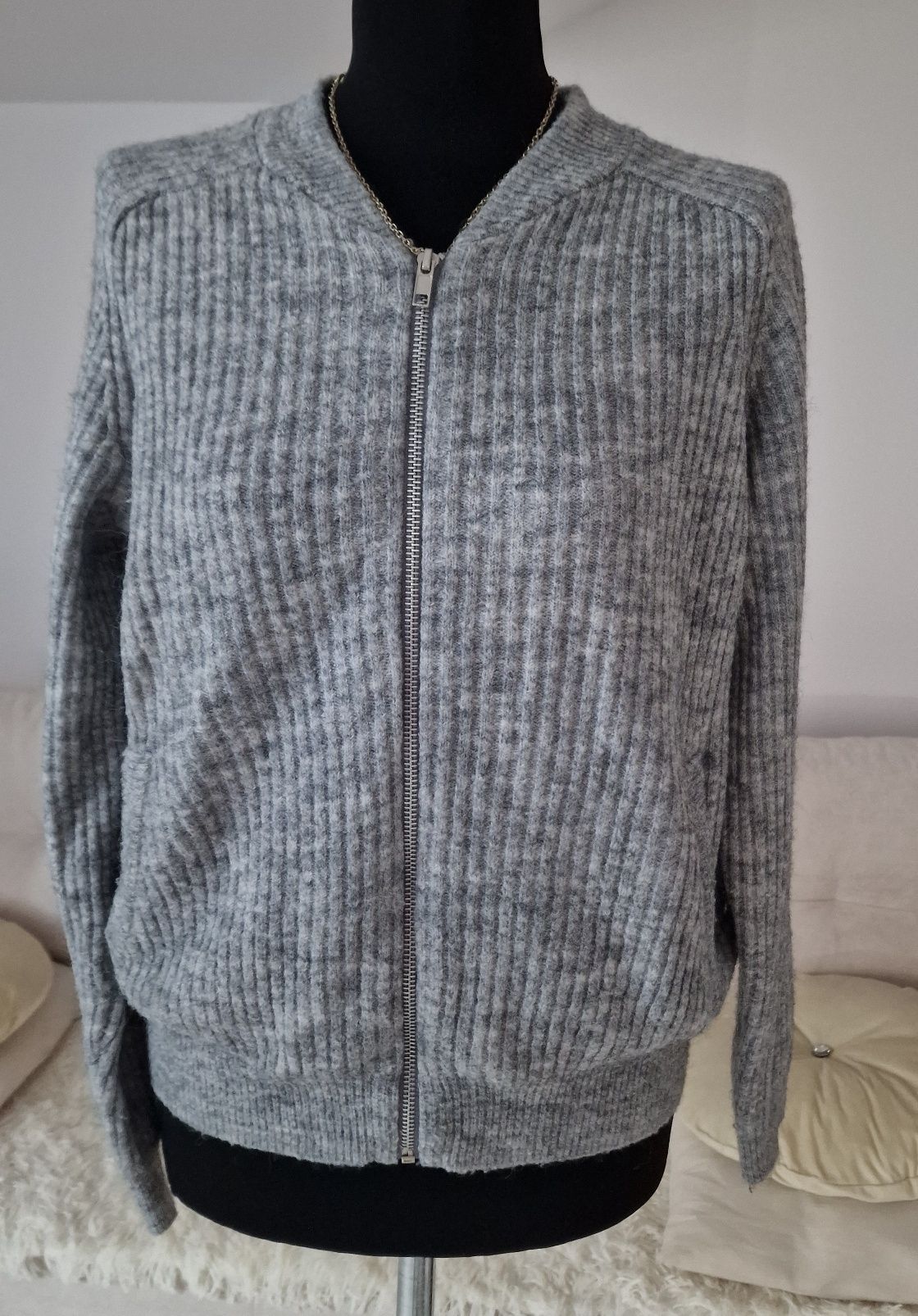 Sweterek kardiganek,szary" H&M".